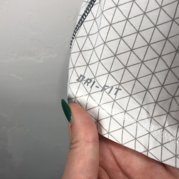 Nike Dri-Fit gray and white workout tank size medium - Picture 6 of 10